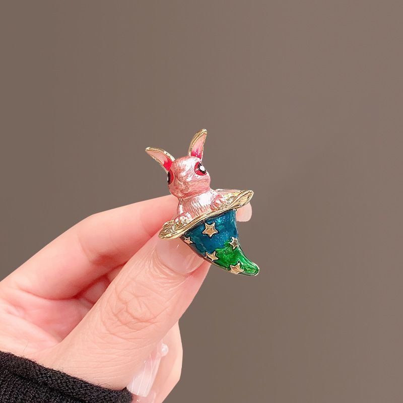 Medieval Cute Bunny Bunny Brooch Retro Brooch Pin Suit Natal Year Jacket Accessories_voghion.com