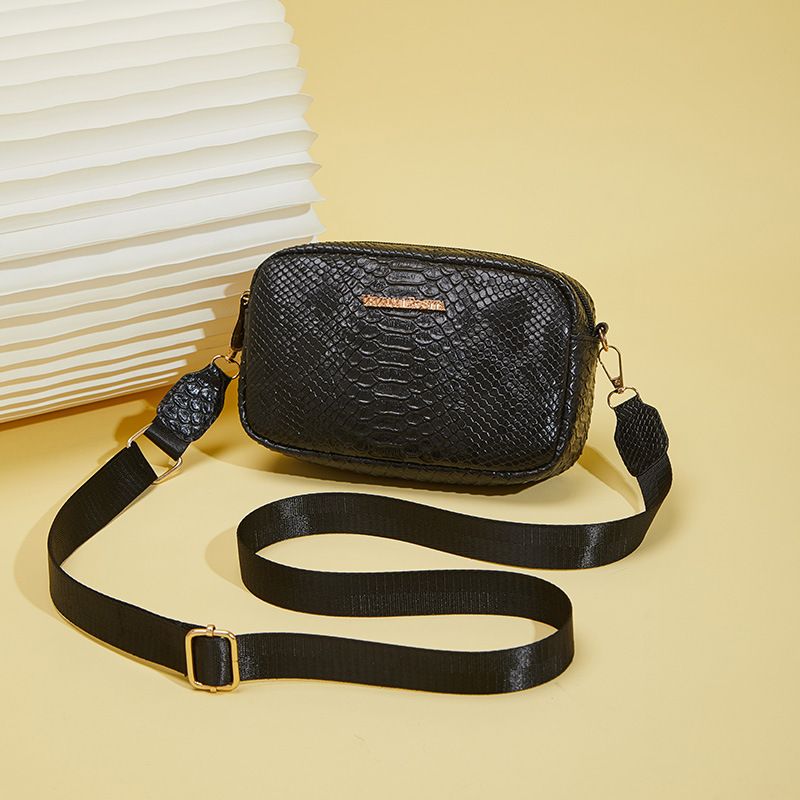 Câmera com padrão de cobra 2025 para mulheres VR versátil bolsa transversal pequena quadrada_voghion.com