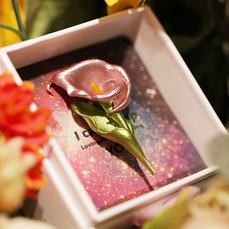 Viduslaiku rotaslietu emaljas kallas lilijas piespraude, vintage mēteļa piespraude_voghion.com