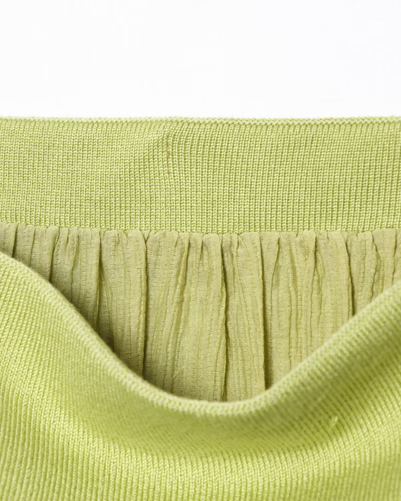 Gilet da donna in maglia con piccole pieghe e gonna patchwork_voghion.com