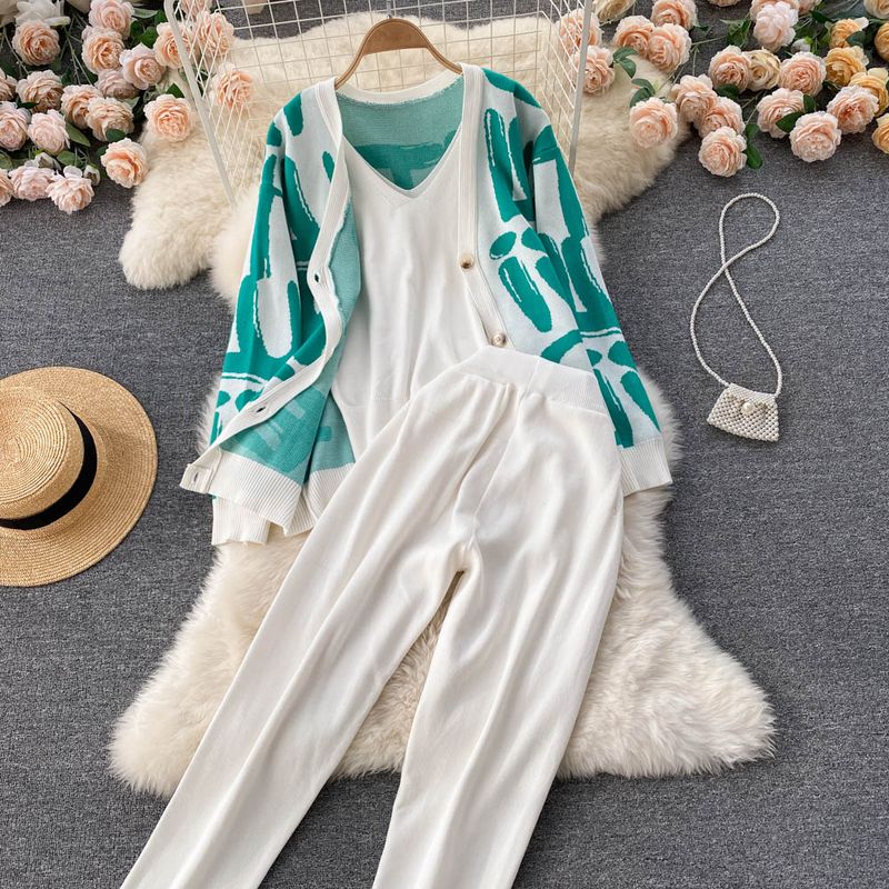 Kadın iç katman, ince kesim pantolonlu üç parçalı set Şık gündelik takım elbise, harf baskılı bol örme ceket, yelek,_voghion.com