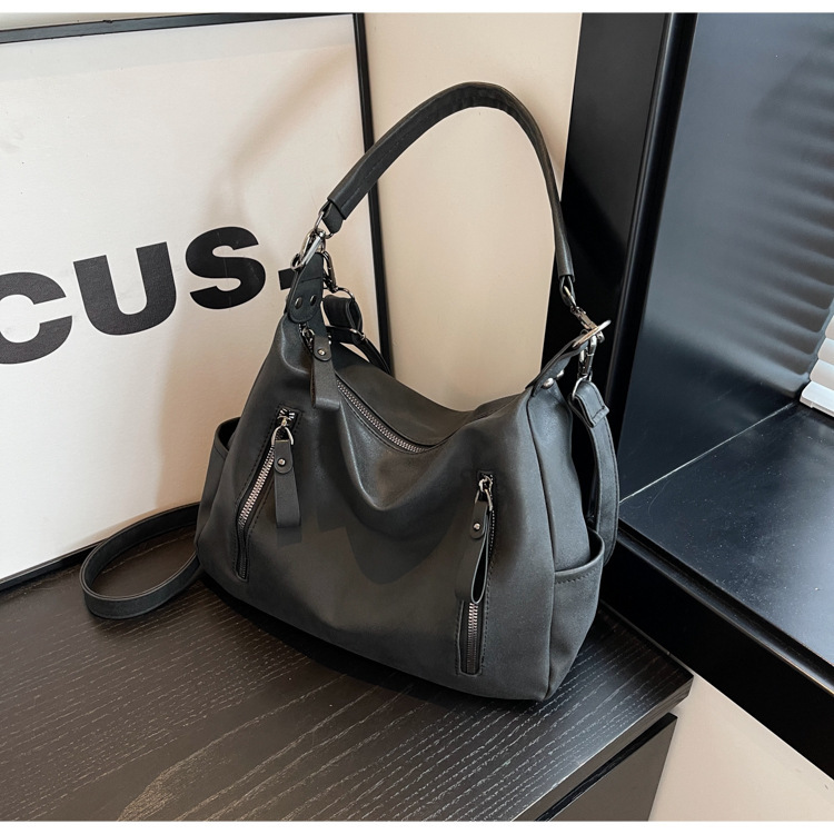 Sacs à bandoulière pour femme, avec une texture fine, pour les étudiantes en cours. Sac à bandoulière simple de grande capacité pour les déplacements quotidiens. Sacs fourre-tout._voghion.com