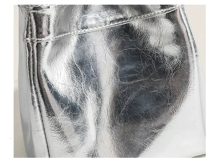 Womens Silver Bucket Bag 2024 Fashionable Simple Lunch Box Niche Western Texture Handheld Small 250314l_voghion.com