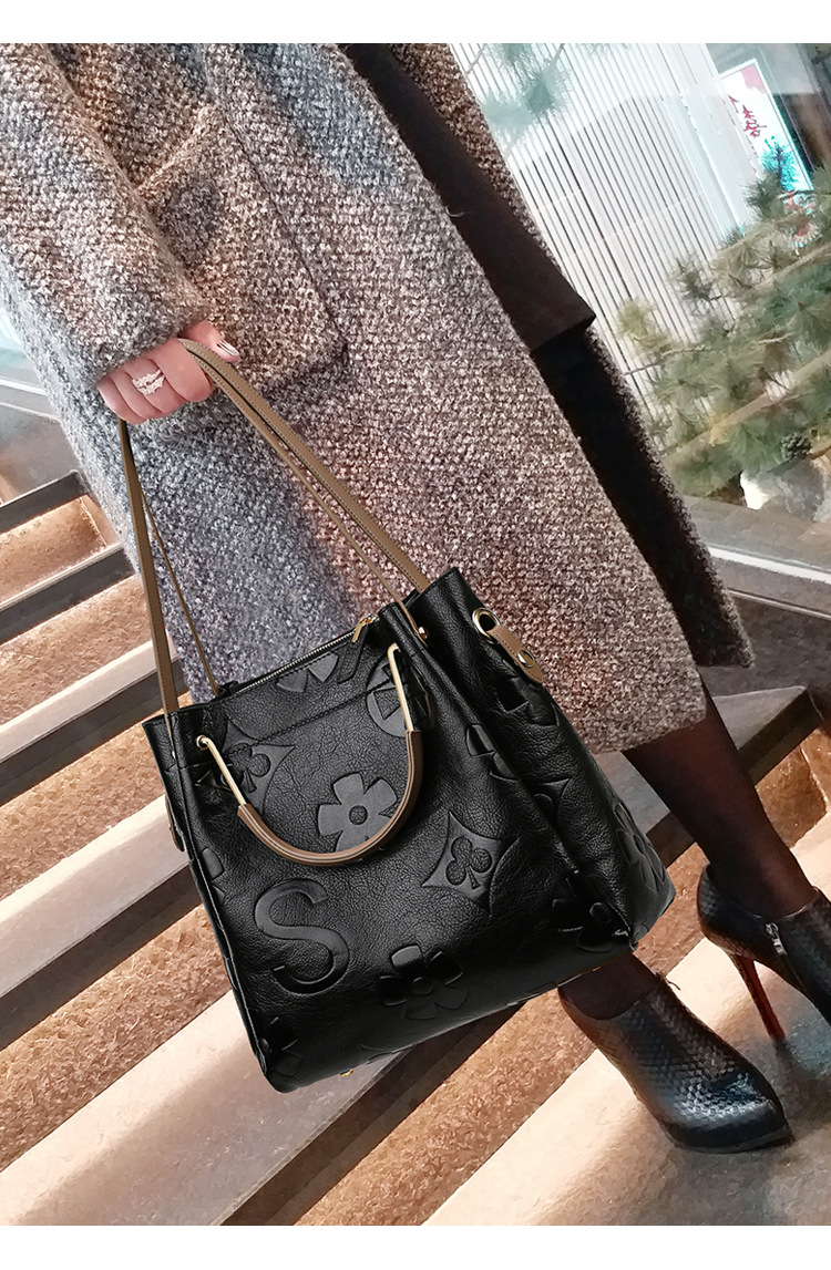 Fashion And Atmosphere 2023 Ny Cross Body Bucket Bag med stor kapacitet Dam One_voghion.com