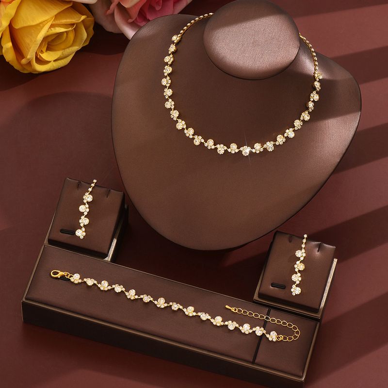 Damenschmuckset, modisches Temperament, schwarze Kristallkette, weibliche Nische, High-End-Design, Schlüsselbeinkette, trendiges Temperament, kurze Halskette_voghion.com