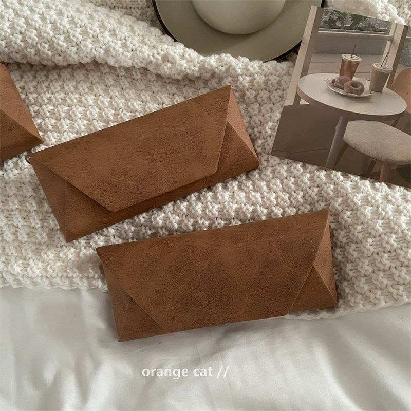 Unisex Frosted retro sense glasses case ins niche high pressure Japanese art bun optical glasses sunglasses_voghion.com