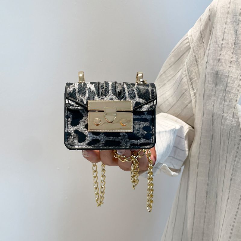 2025 Nuova squisita mini borsa quadrata alla moda con tracolla a catena stampata alla moda, piccola ed elegante, da donna_voghion.com