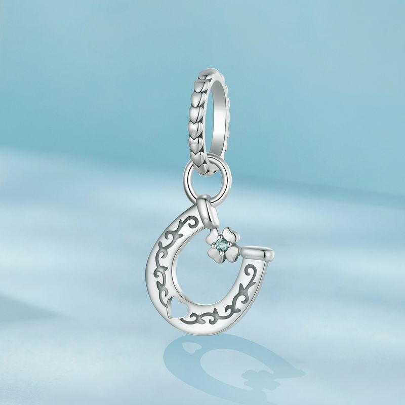 Ciondolo a forma di ferro di cavallo in argento sterling_voghion.com