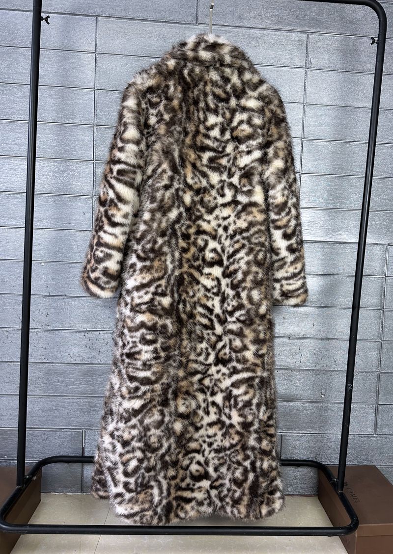 Luxuriöser Kunstpelzmantel mit Leopardenmuster – Langer Wintermantel mit Anzugkragen für Damen (S/M/L/XL)_voghion.com