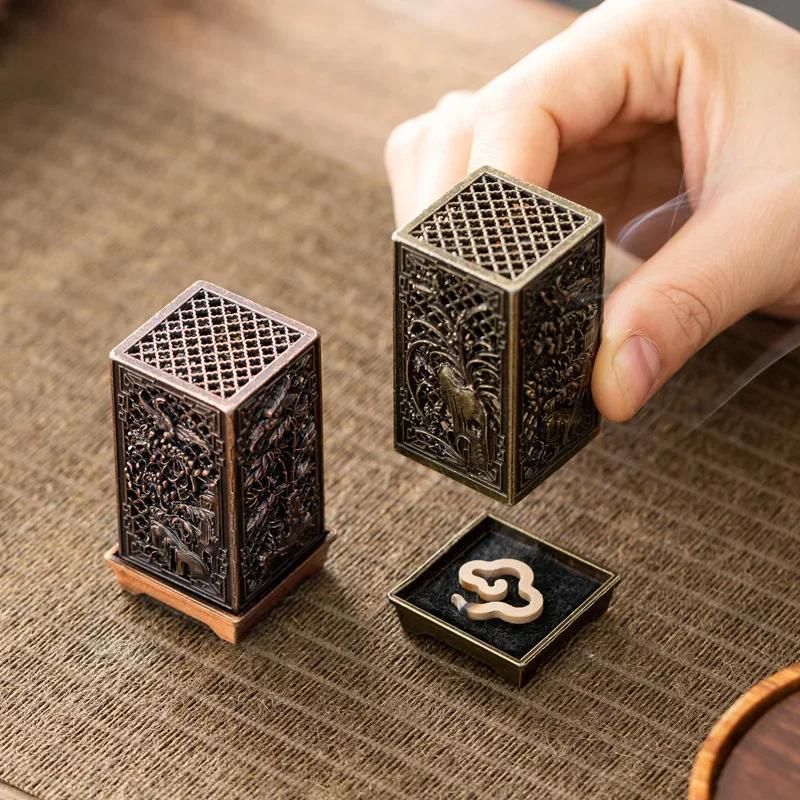 Quadratischer vertikaler Räucherbrenner, kleiner Räucherstäbchenhalter aus Xiangyun-Legierung, Aromatherapie für den Innenbereich, Heimornament, chinesische Pflaumen-Räucherbrenner_voghion.com
