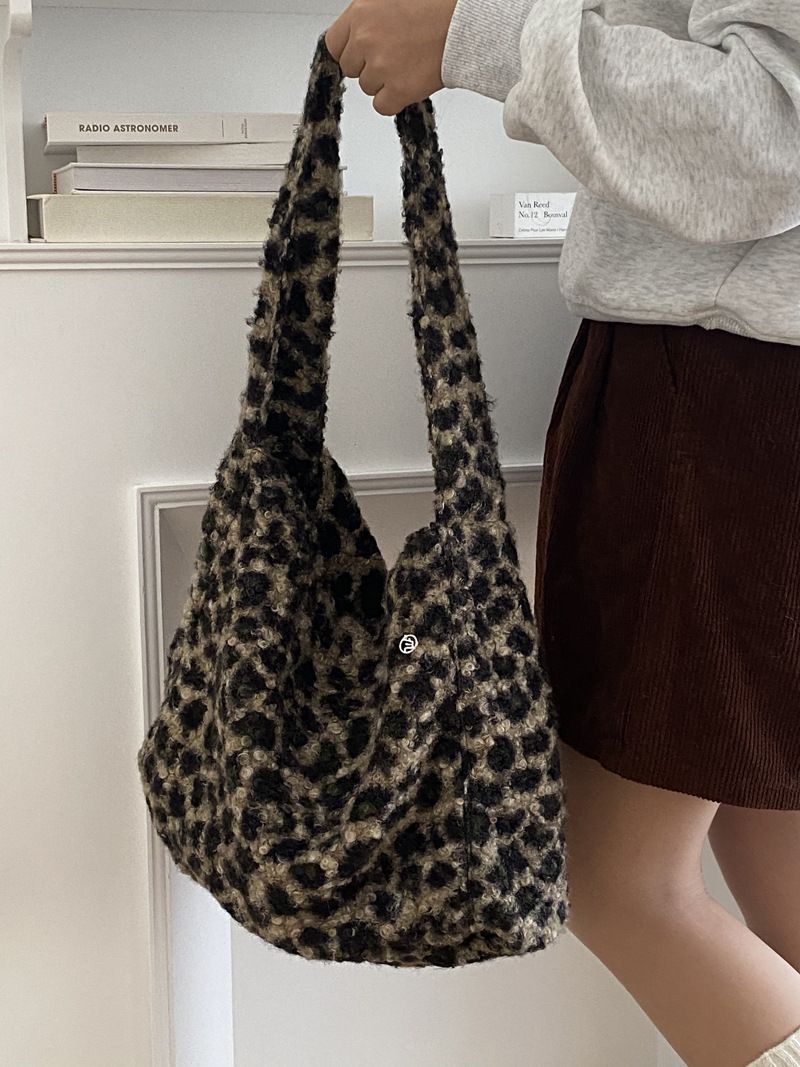 Korean new ins style wool plush large capacity shoulder bag leopard print fur messenger tote bag_voghion.com