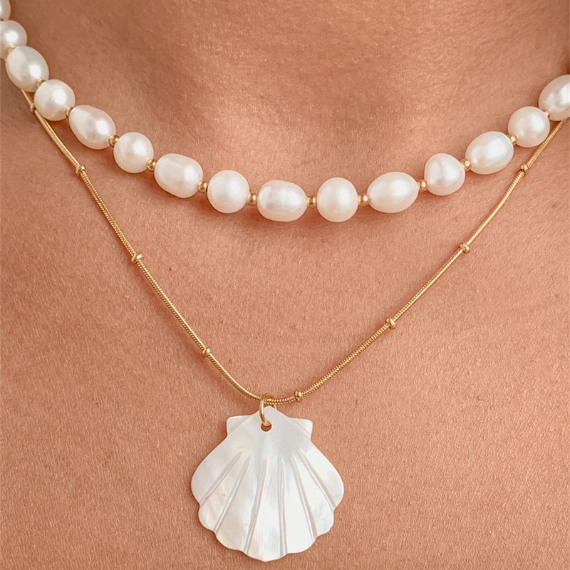 Hete verkoop Boho Multilayer onregelmatige kunstmatige parels vergulde ketting schelp hanger ketting voor vrouwen vintage mode zand_voghion.com