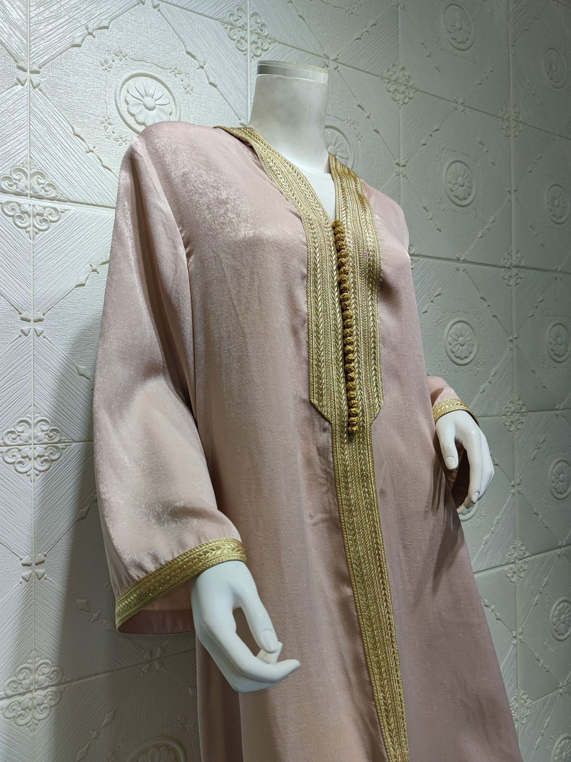 Abaya musulmano in camoscio con pizzo color champagne da donna Abaya maculato da donna_voghion.com