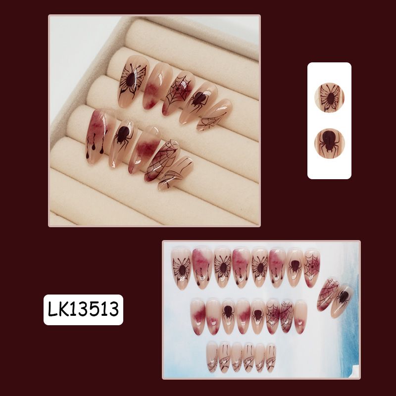 Ragnatele macchiate di sangue che indossano armature, farfalle, toppe per nail art di Halloween_voghion.com