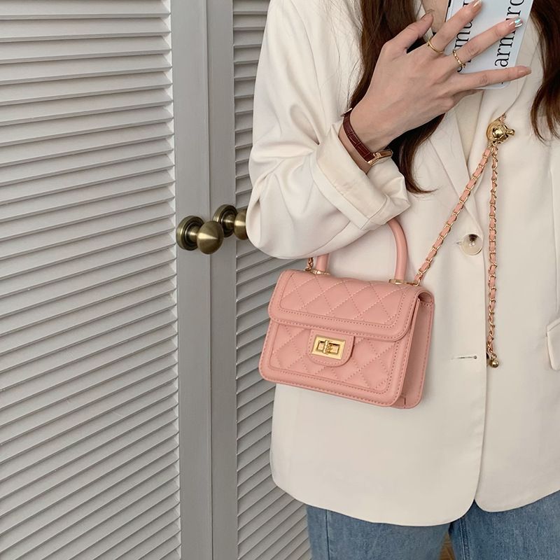 Nuova moda da donna versatile quadrata Tidal piccola profumata Wind Lingge Chain Single Shoulder Crossbody Bag_voghion.com