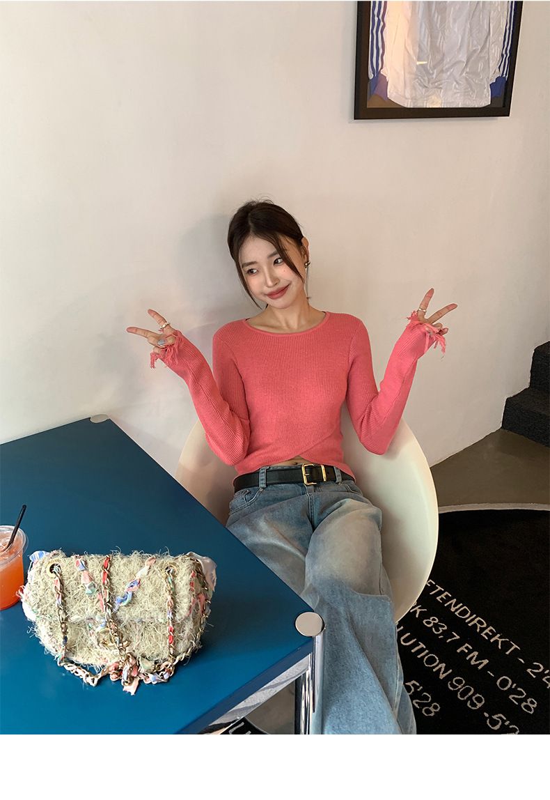 Pull court en maille à col rond et poignets à pompons pour femme, coupe ajustée. Aucun retour ni échange._voghion.com