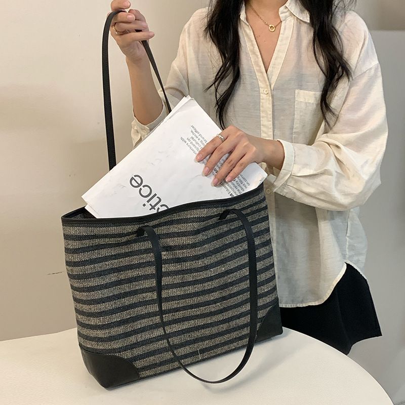 Zaino a tracolla a righe di grande capacità, casual, versatile, per pendolari, quotidiano, moda personalizzata_voghion.com