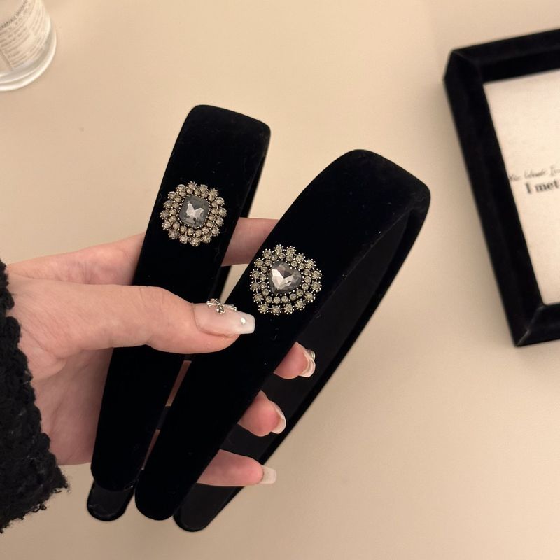 Coreano autunno e inverno amore diamante velluto nero testa superiore bordo largo fascia accessori per capelli di alta qualità_voghion.com