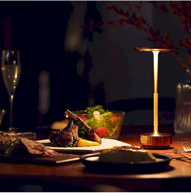 LED wiederaufladbare Metall Nachttisch High-End-Atmosphäre Bar Restaurant Desktop dekorative Tischlampe_voghion.com