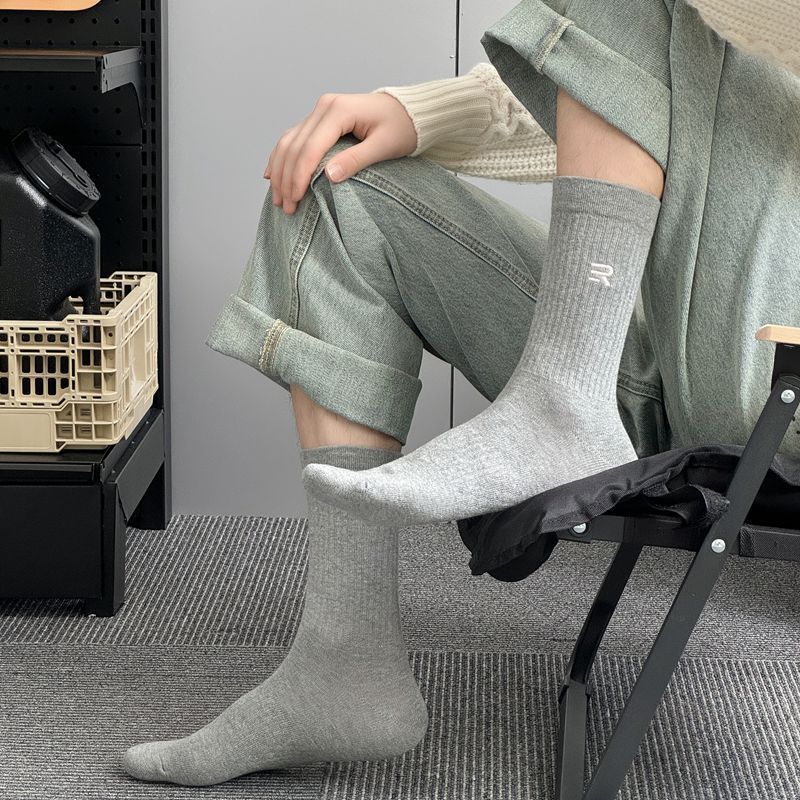 Calzini da uomo autunnali, nuovi, a righe verticali, con ricamo inglese, design semplice, calzini a tubo medio, all'ingrosso, in cotone pettinato, sportivi, da uomo_voghion.com