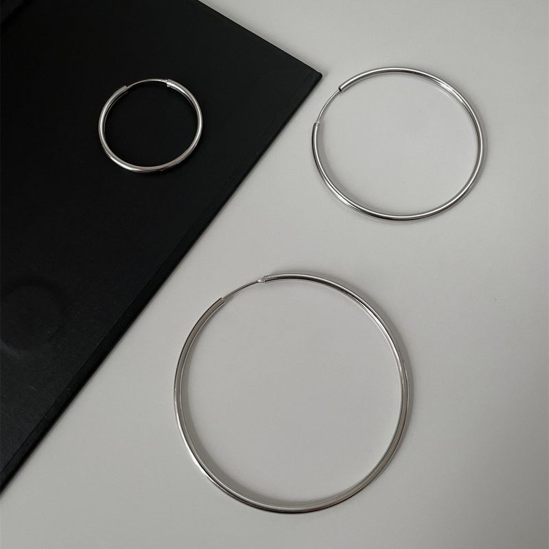Orecchini a cerchio minimalisti, squisiti, alla moda, esagerati, grandi, di nicchia, eleganti, di alta qualità, con ago in argento._voghion.com