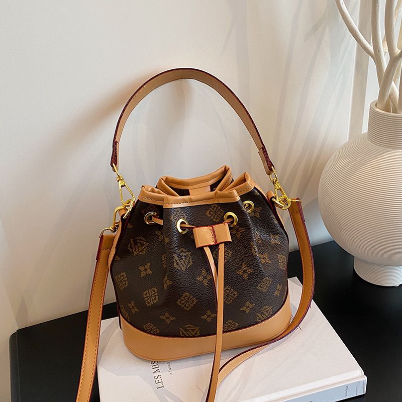 Bolso tipo cubo vintage para mujer, modelo 2025. Bolso bandolera versátil de alta gama, con textura, ideal para el día a día._voghion.com