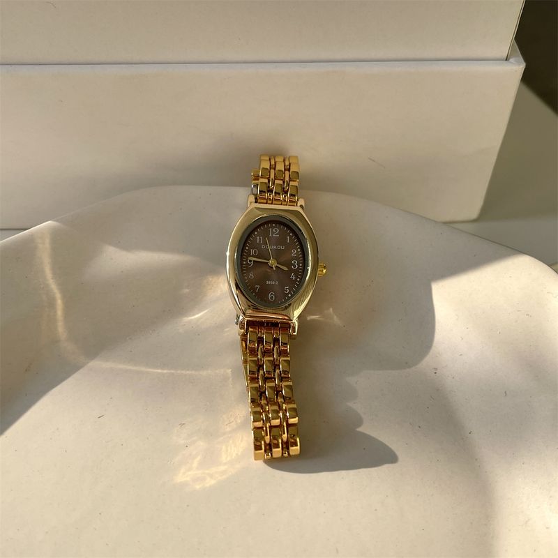 Doudou New Oval Orologio da polso da donna con cinturino in acciaio dorato e al quarzo_voghion.com