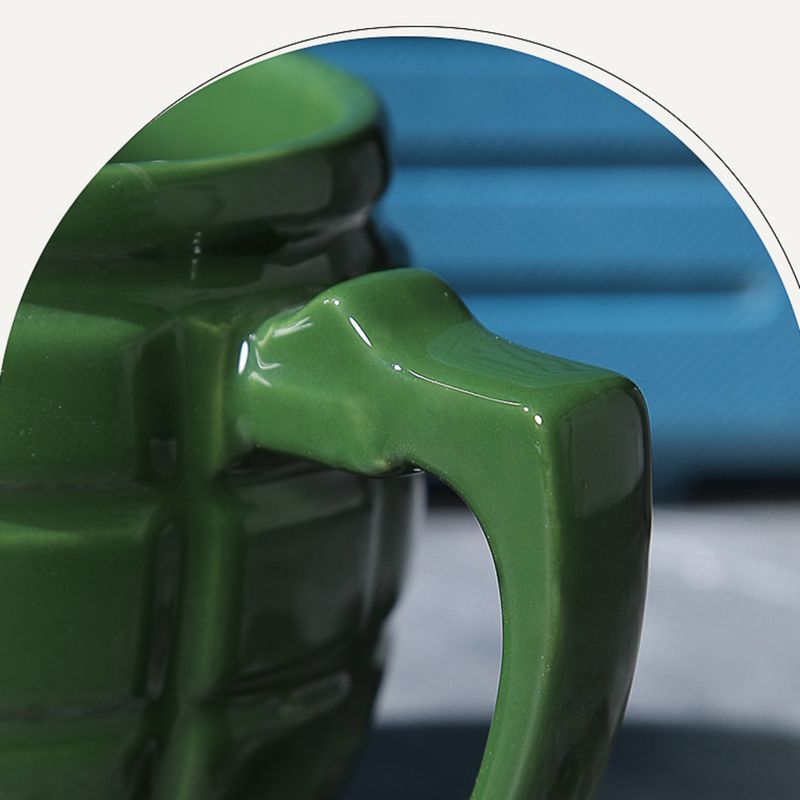 Tasse à café en céramique en forme de grenade biohazard verte à eau, design amusant_voghion.com