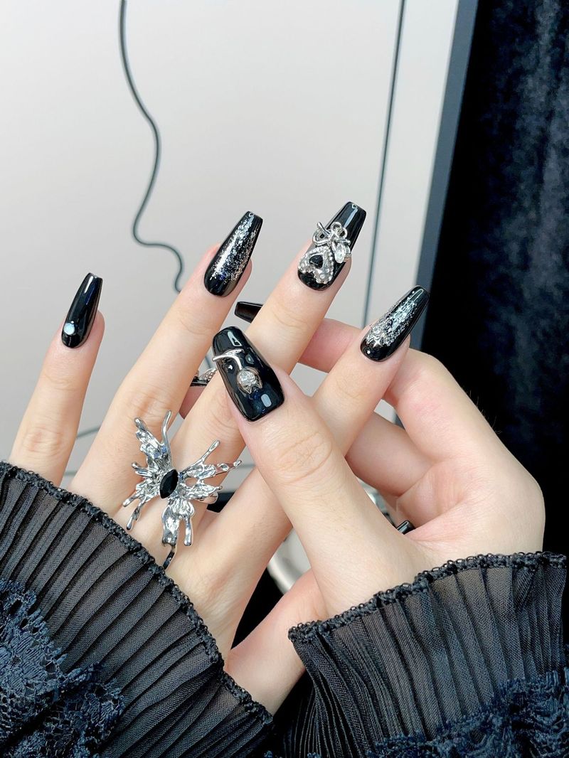 Edgy Y2K Press On Nails - Dark Dazzling Glitter & Butterfly Design, Gothic Glam Reusable Nails_voghion.com