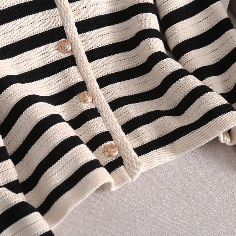 Women's slim-fit version buckle striped small fragrant style knitted cardigan short coat_voghion.com