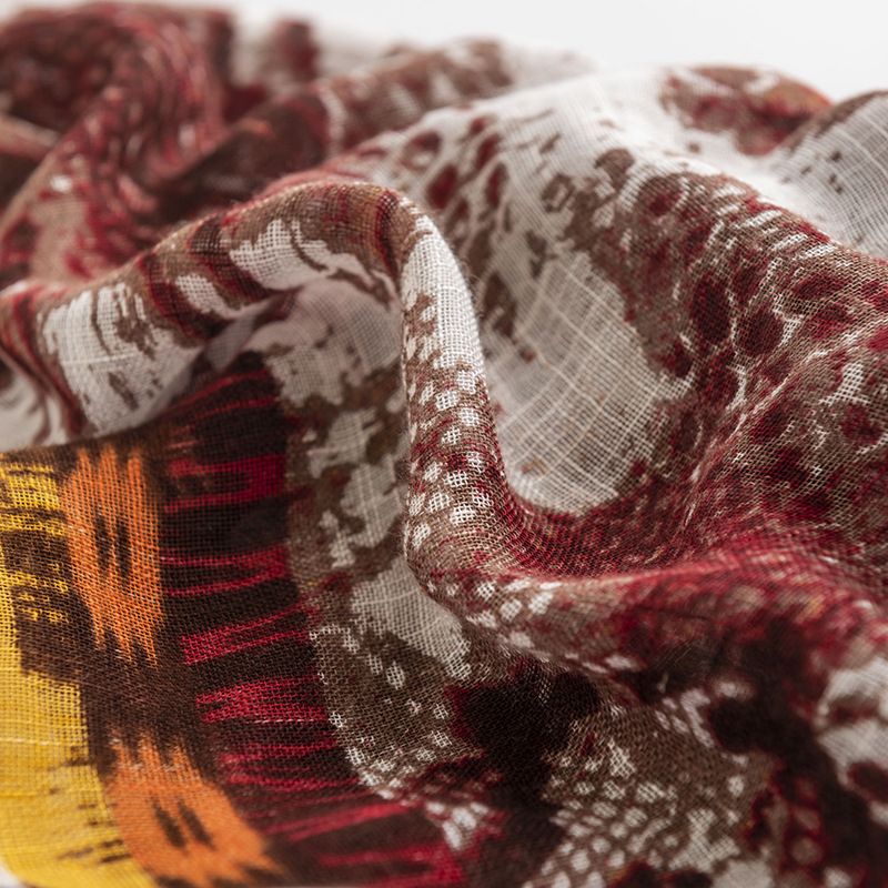 Sciarpa stampata in cashmere personalizzata alla moda nuova primavera 2024, morbida e delicata sulla pelle, multifunzionale, con nappe_voghion.com