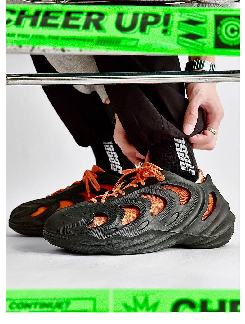 2023 Nei Häreschong, Atmungsaktiv Lachschong, Trendsocken, Duebelschicht Kokosnossbroutschong, am Optrag vu GY4455_voghion.com