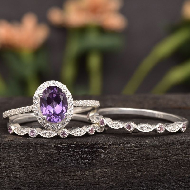 Modieuze en eenvoudige sieraden met diamantinleg, stapelbare set van drie stuks voor verlovingsringen voor dames_voghion.com