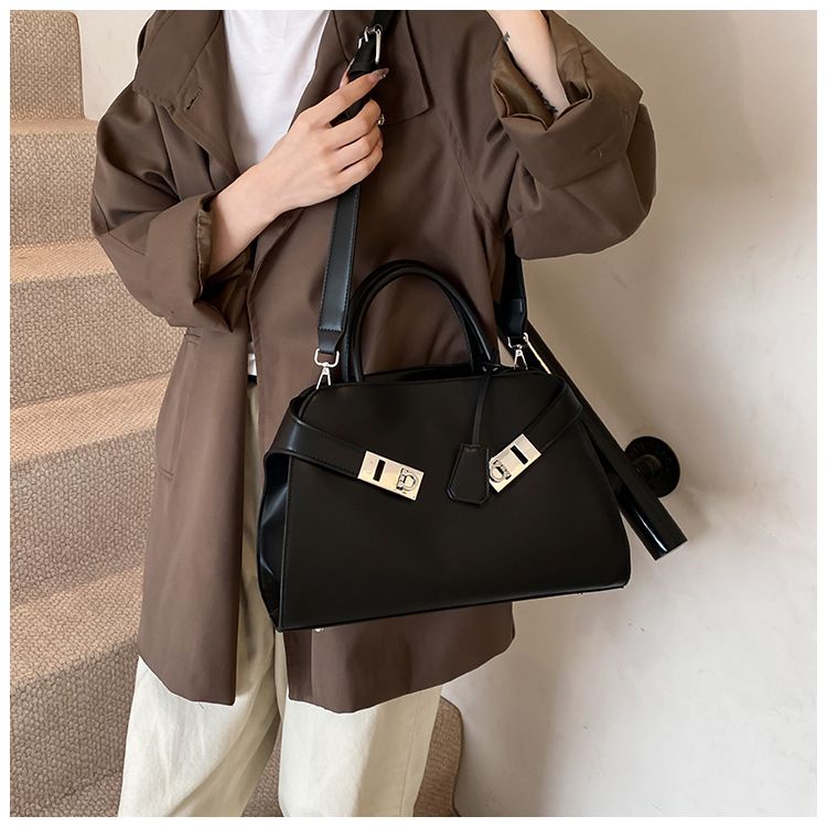 Women's Bags Large Capacity Tote Bag Niche Shoulder Messenger Bag_voghion.com
