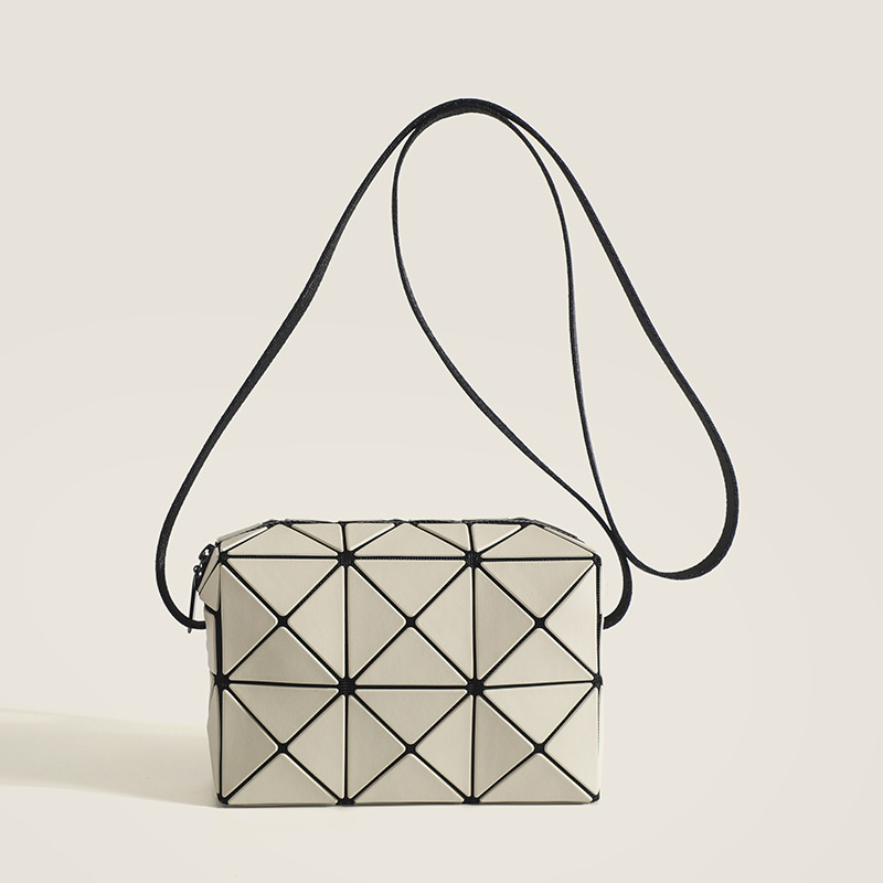 2024 Lingge Cupid Mini Geometry Square Box Pillow Small and Versatile One Shoulder Crossbody Women's Bag_voghion.com