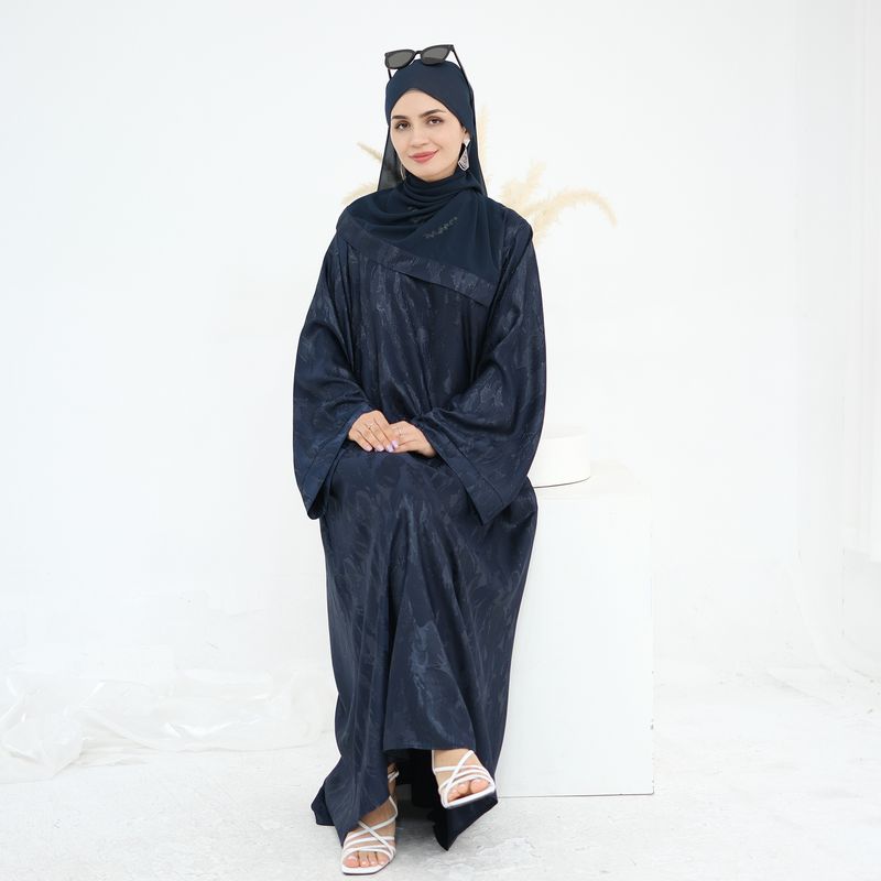 Abbigliamento da donna taglie forti Elegante abito lungo in jacquard - Abito lungo e fluido per donna taglie forti, sobrio e comodo_voghion.com