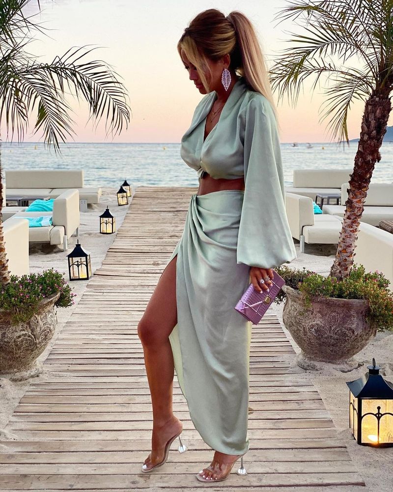 Costume jupe style vacances décontracté pour femmes, ensemble deux pièces INS à manches longues et fente, nouvelle collection été_voghion.com