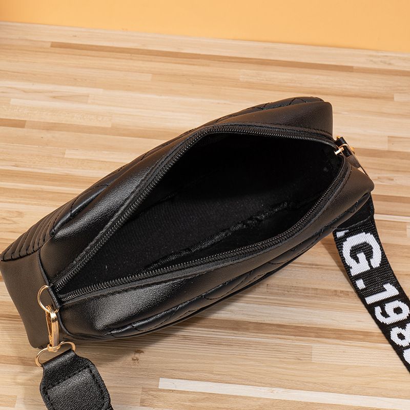 Kvinnors väska en axel flickor koreansk version crossbody kosmetisk väska v mönster mode broderi crossbody väska en axel mor och barn_voghion.com