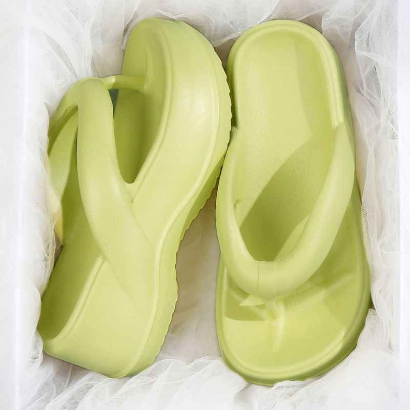 Women's Thick Soled Slippers For Spring Summer 2025, New Outdoor Fashion, Beach Beach, With A Feeling Of Stepping On_voghion.com