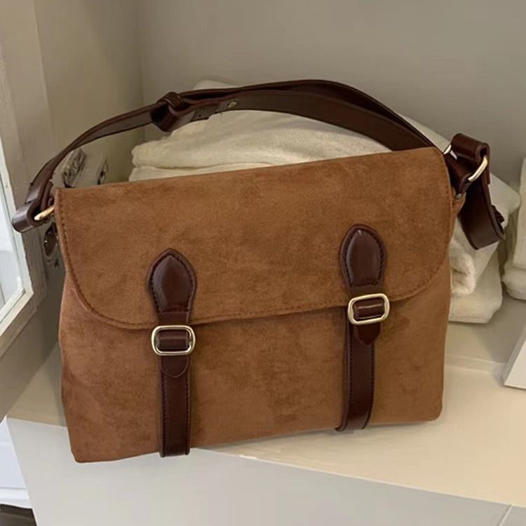 Nuova versione coreana 2025, stile Ins, design di nicchia, borsa a tracolla singola in pelle scamosciata opaca per donna alla moda_voghion.com