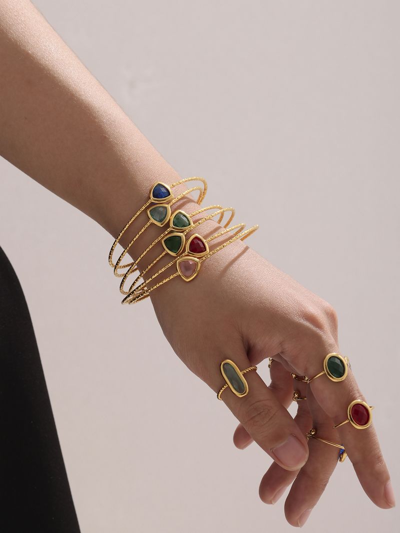 Bracciale in acciaio inossidabile con triangolo quadrato in pietra di vetro verde ceco con apertura regolabile e bracciale in stile Ins_voghion.com