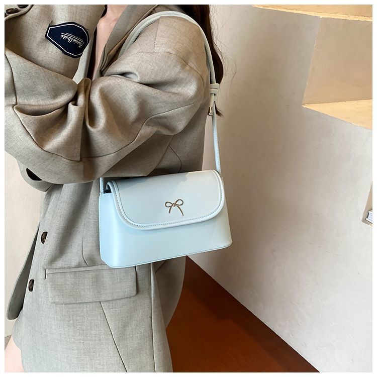 Versatile sotto le ascelle estate 2024, nuova moda per le donne, la popolare borsa a tracolla monospalla di quest'anno con un bastone_voghion.com