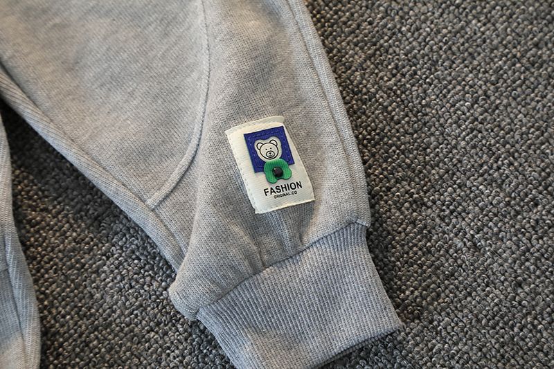 Ubrania dla dzieci Garnitury dla chłopców Nowe ubrania dla dzieci na wiosnę Piękne i modne ubrania Modny dziecięcy garnitur trzyczęściowy z dżinsu Modny_voghion.com