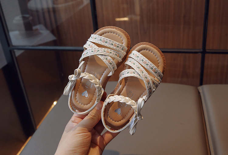 Sandali da ragazza 2024 Estate nuova principessa edizione coreana fiocco tendine di mucca scarpe da spiaggia per bambini con fondo piatto_voghion.com