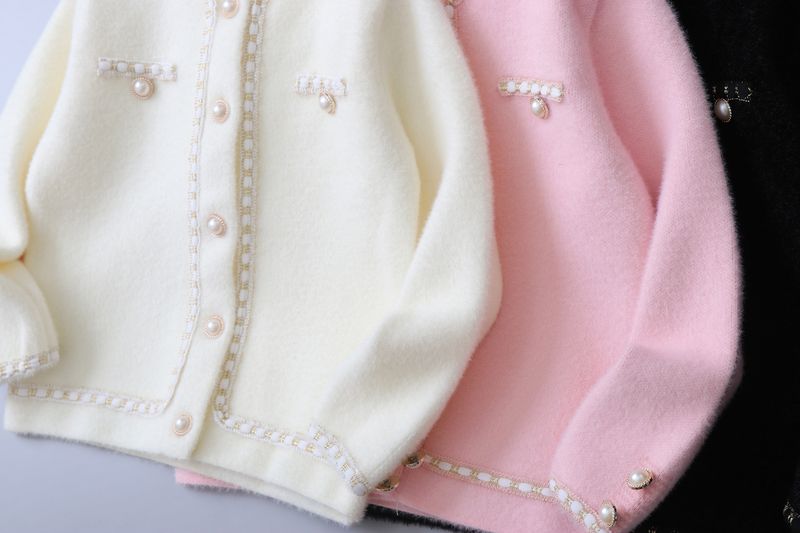 Cardigan en tricot imitation vison pour filles et mères – Pull d'hiver doux pour grands enfants (8 ans et plus) – Pull douillet à manches longues en blanc, rose et noir_voghion.com
