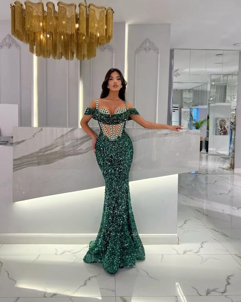 Abendkleid im Meerjungfrauenstil mit glitzernden Pailletten und Perlenverzierung – Elegantes Abendkleid mit einer Schulter und langen Ärmeln für Partys und Bankette_voghion.com