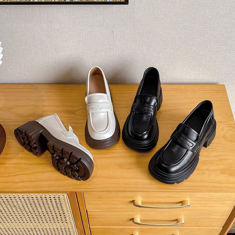 9CM kleine Slipper mit verstecktem Keilabsatz 2024 Neue Herbstschuhe im britischen Stil mit dicker Sohle und vielseitigen Lederschuhen_voghion.com