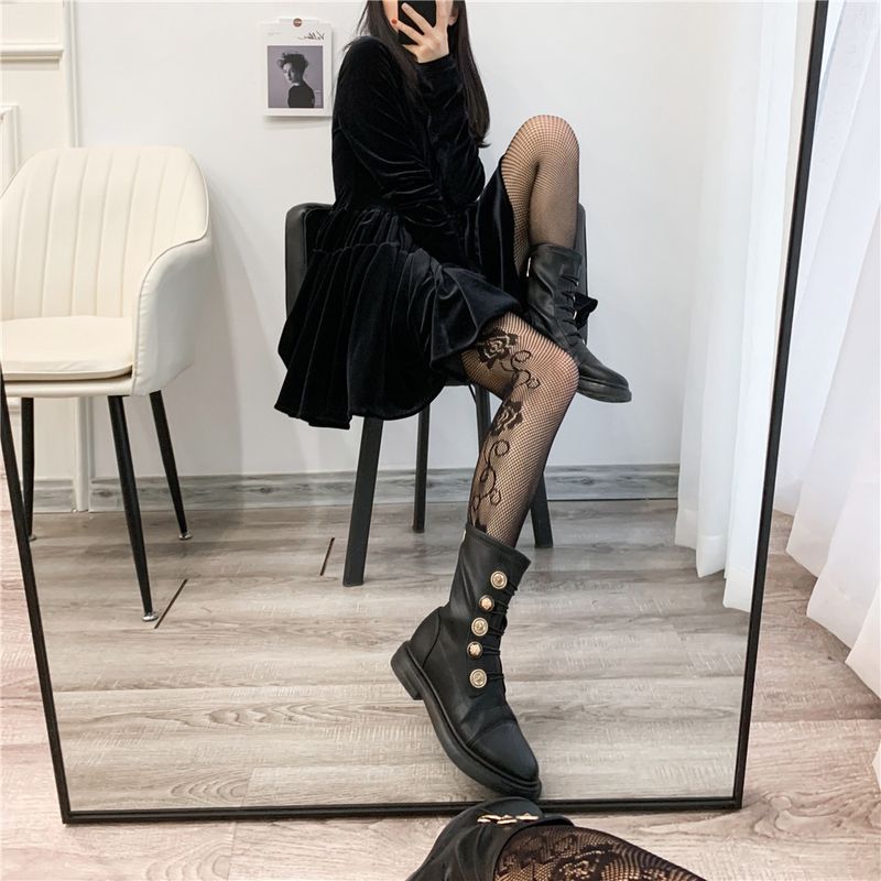 2024 Medias negras ahuecadas prensadas en caliente Jk Pantalones de malla sexy Letras grandes atractivas Calcetines de red de pesca con lazo_voghion.com