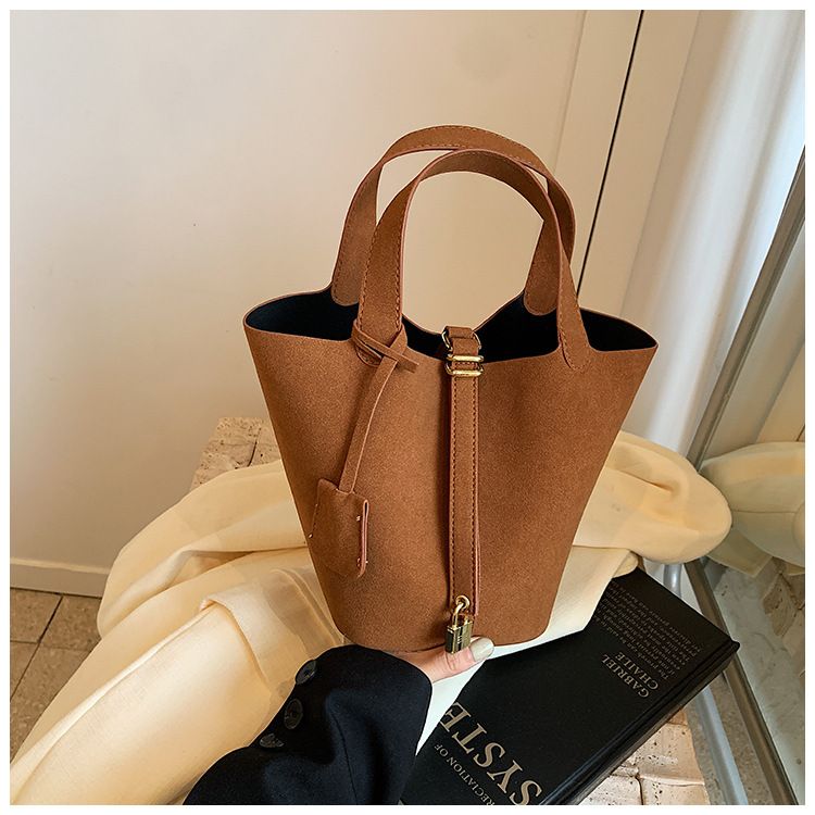 Leichter Luxus-Eimer mit mattiertem Nischendesign, neue trendige Mutter-Kind-Tasche, stilvolle Handtasche_voghion.com