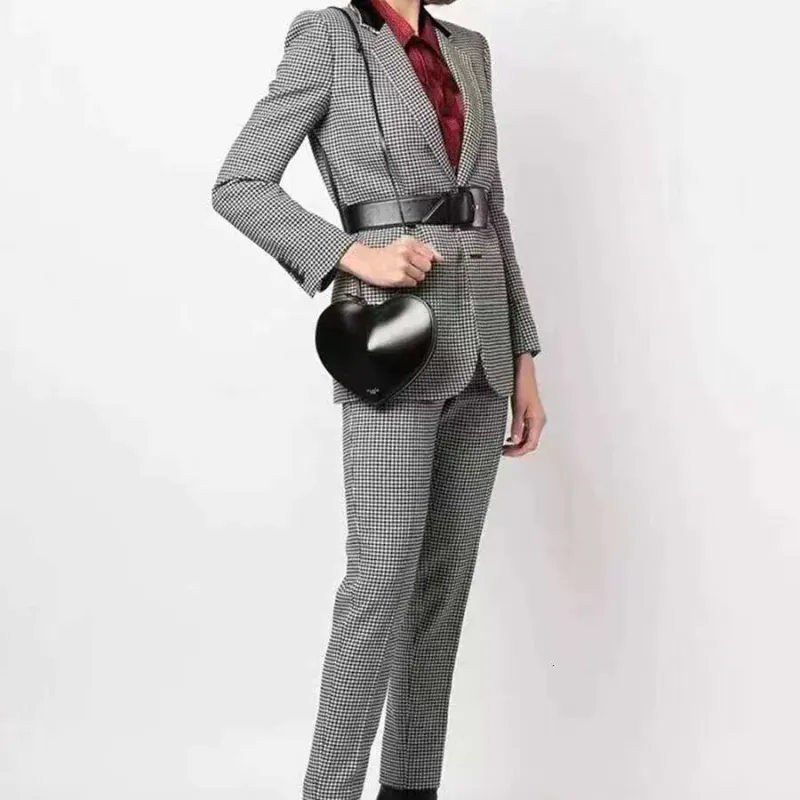 Designer 2025 Pu Leder Liebe Form Schulter Für Frauen Handtasche Mode Umhängetaschen Vintage Unregelmäßigkeit Unterarm_voghion.com